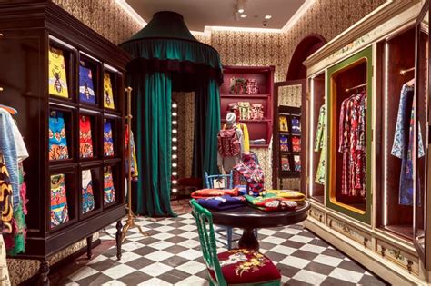 qui est propriétaire de gucci|maison Gucci florence.